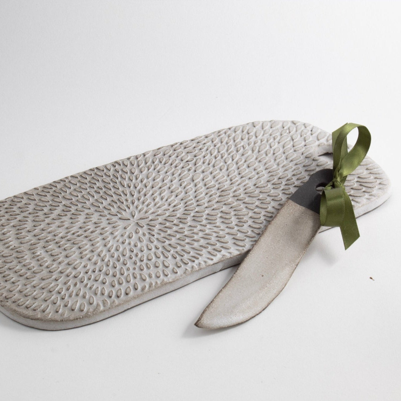 Petal Cheeseboard & Knife Set